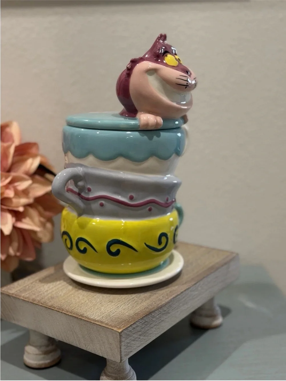 Disney Alice in Wonderland Cheshire Cat Cookie Jar Stacked Teacups
